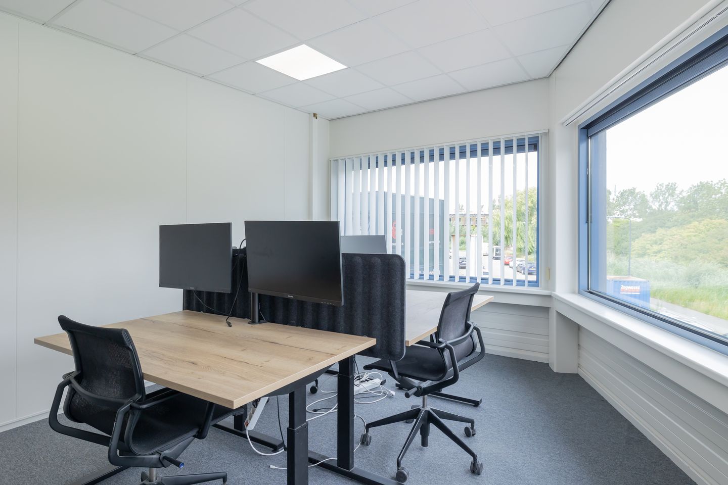 View photo 2 of Flevoweg 11-E
