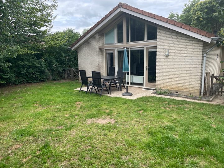 Foto 2 van Landweerswal 2-10