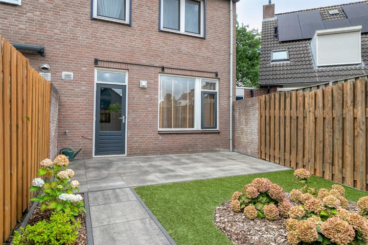 Foto 10 van Meidoorn 85