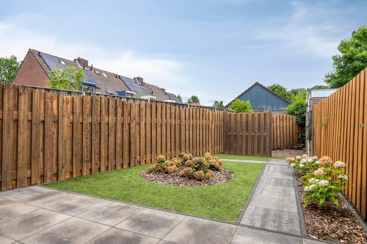 Foto 11 van Meidoorn 85