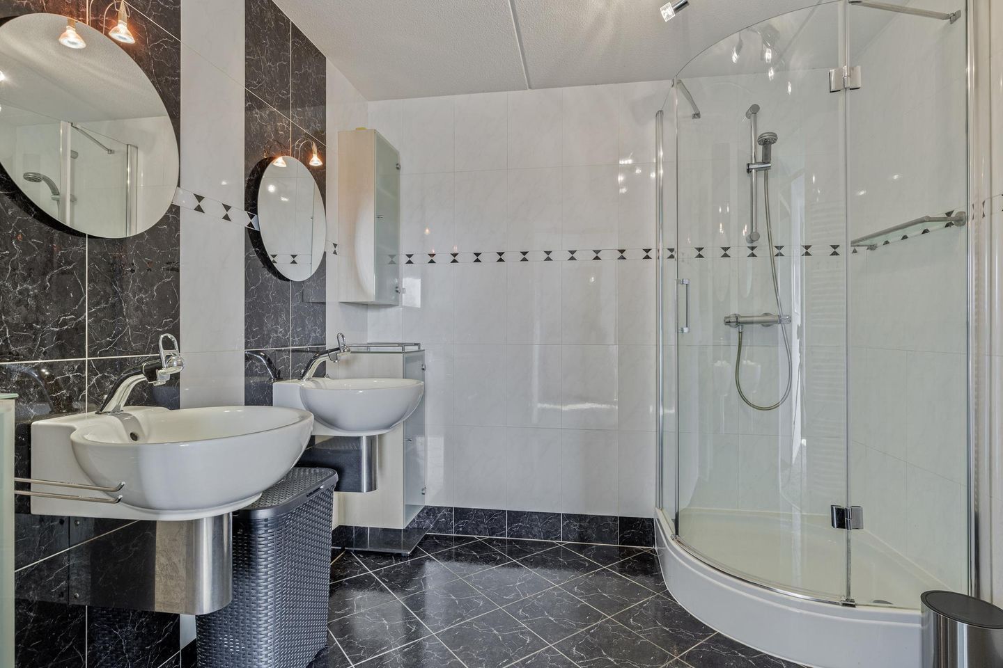 Photo 20 of De Maat 1