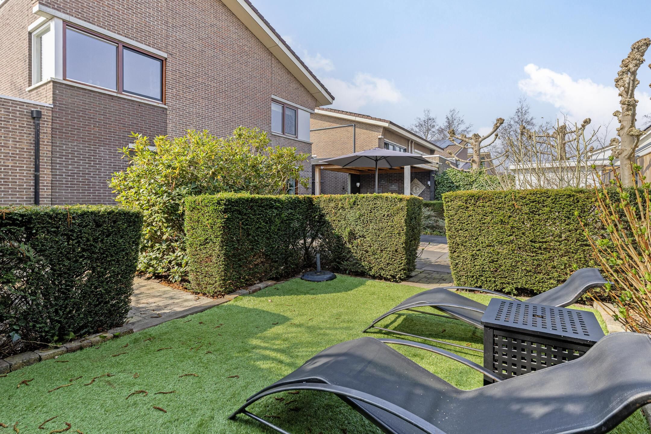 Photo 36 of De Maat 1