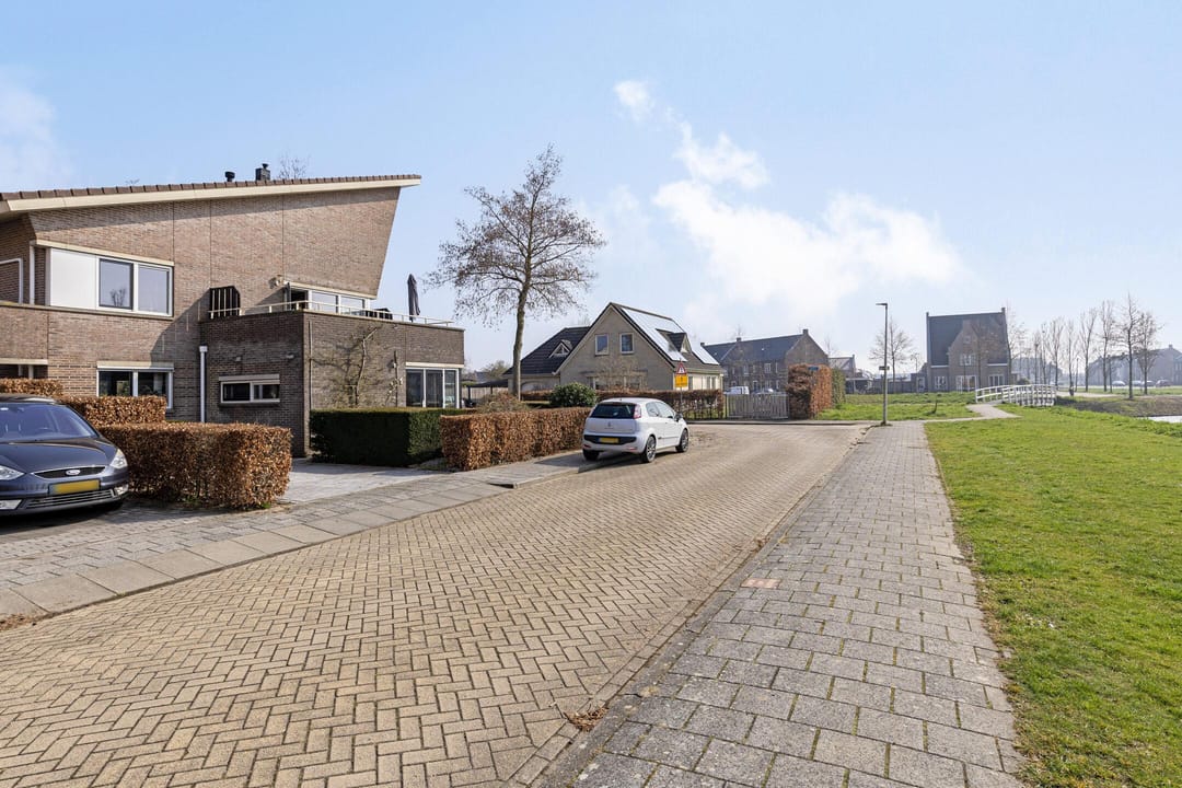 Photo 37 of De Maat 1