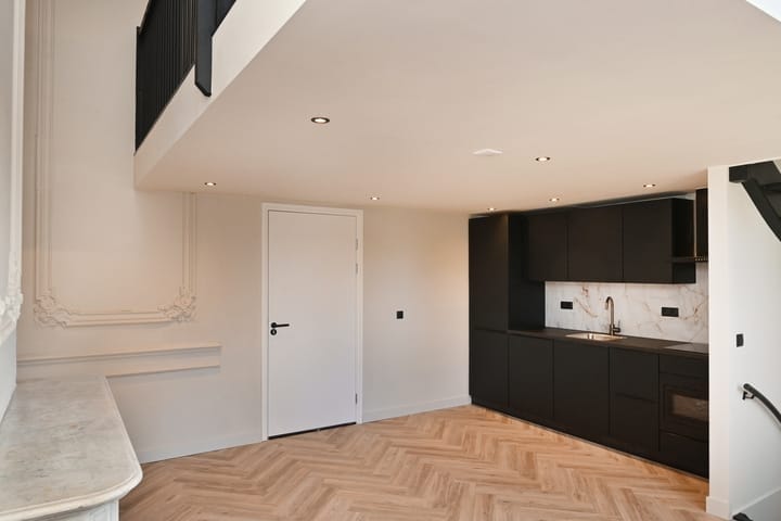 Photo 7 of Prins Hendrikstraat 4-G