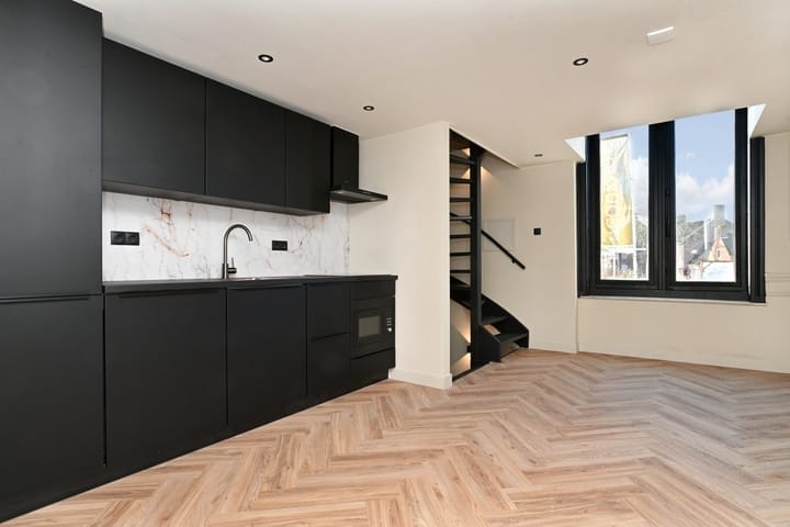 Photo 10 of Prins Hendrikstraat 4-G