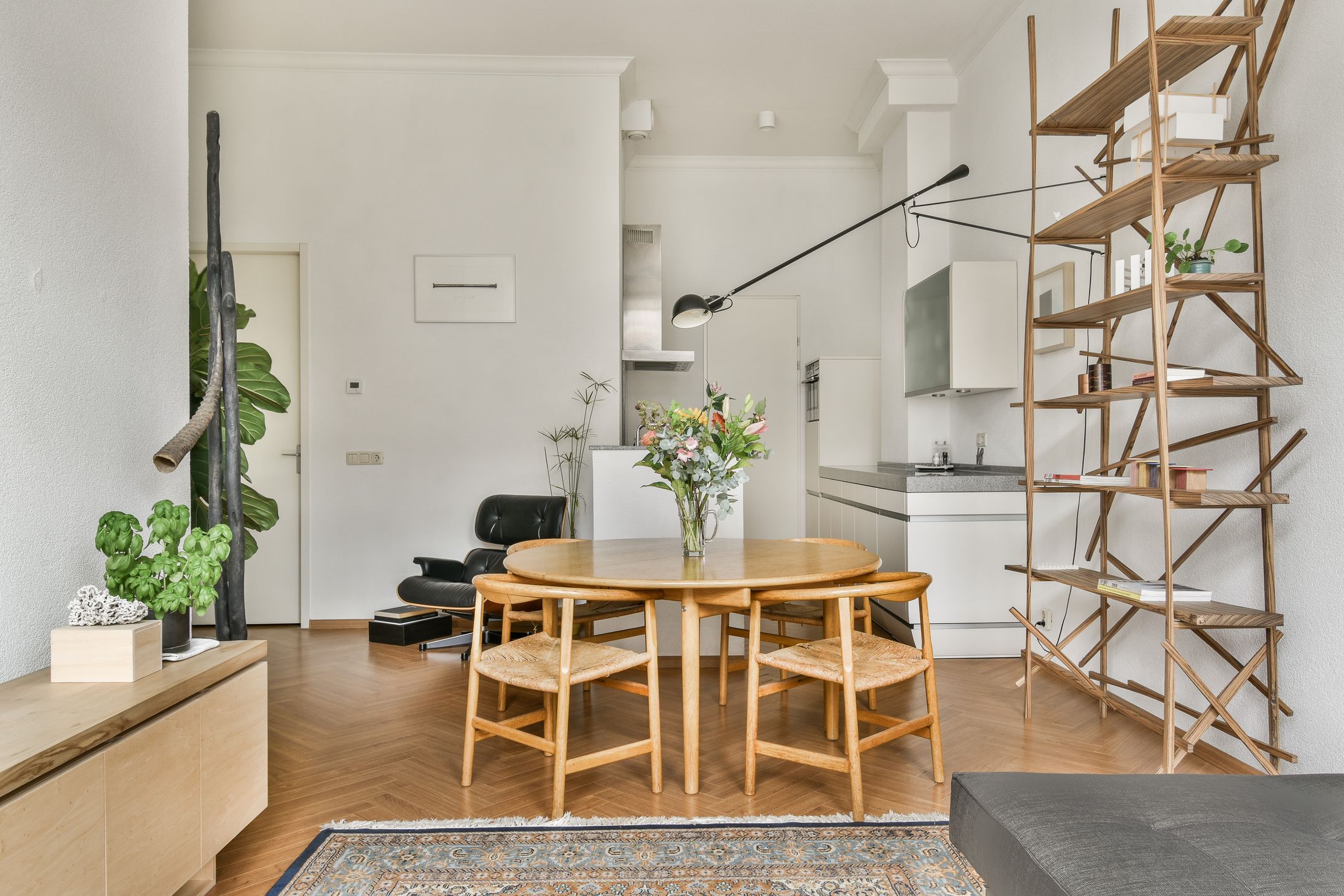 Photo 3 of Van Oldenbarneveldtstraat 50-V