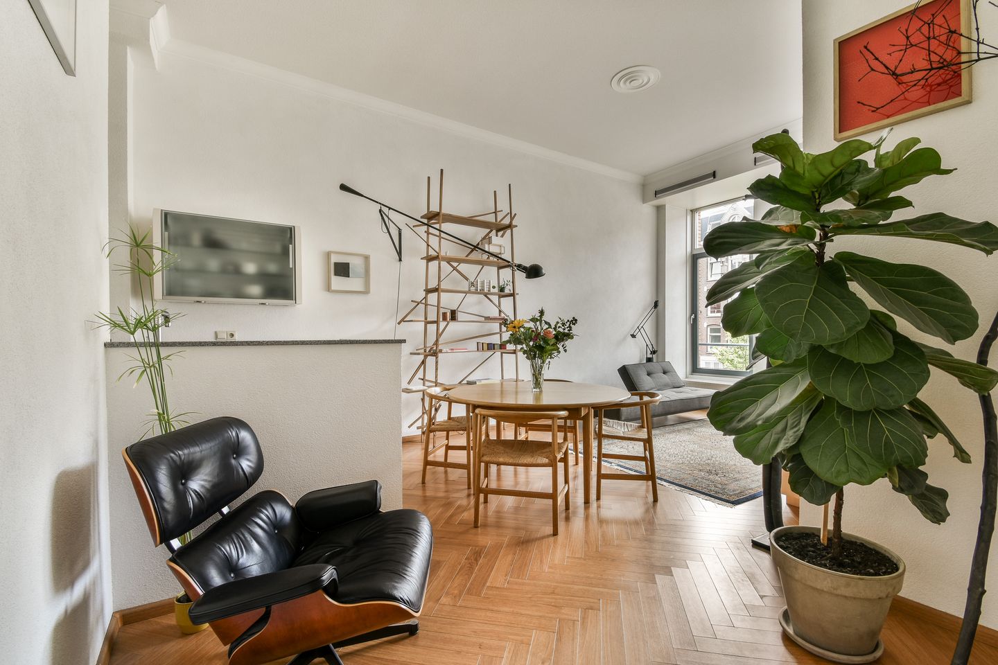 Photo 10 of Van Oldenbarneveldtstraat 50-V