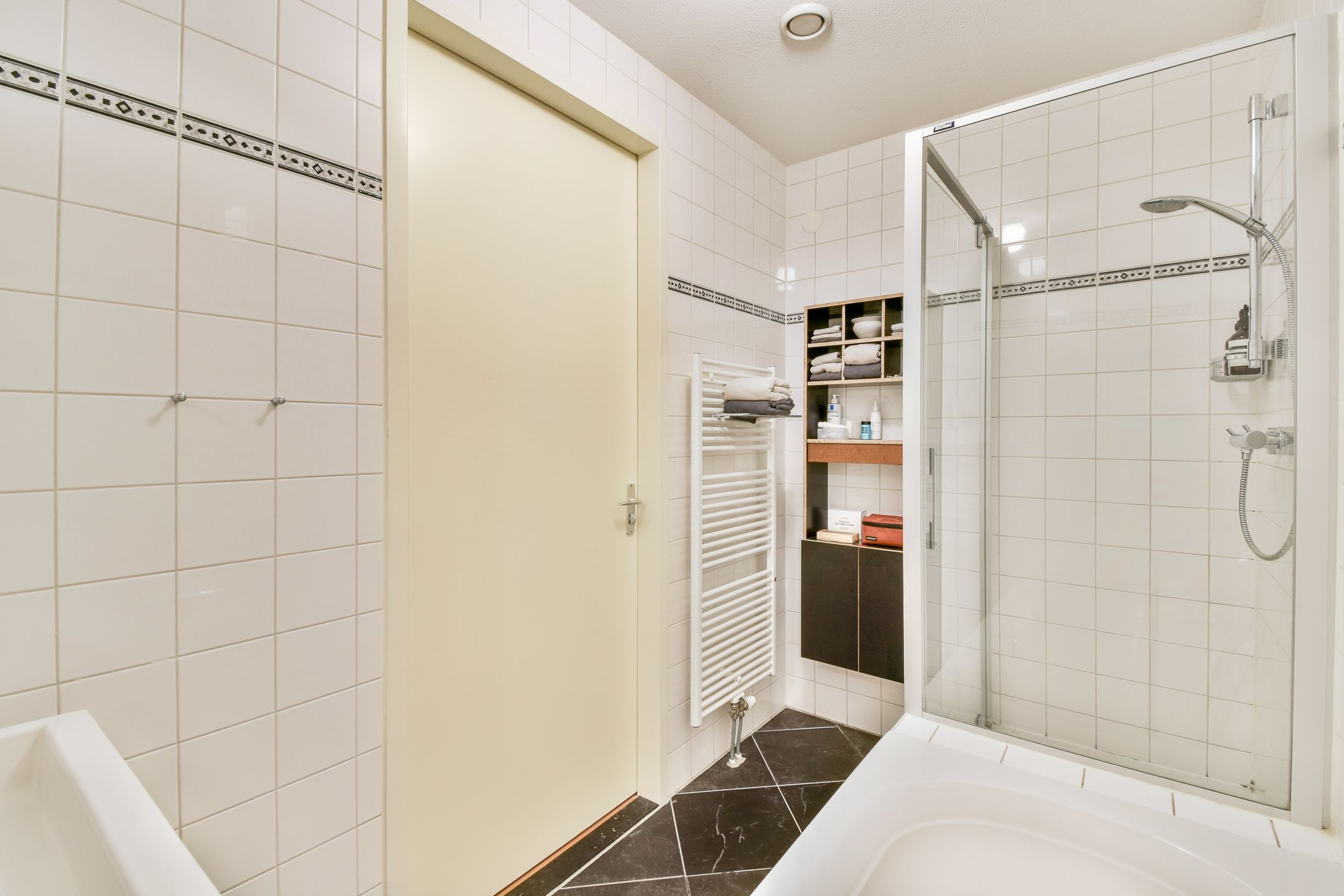 Photo 18 of Van Oldenbarneveldtstraat 50-V