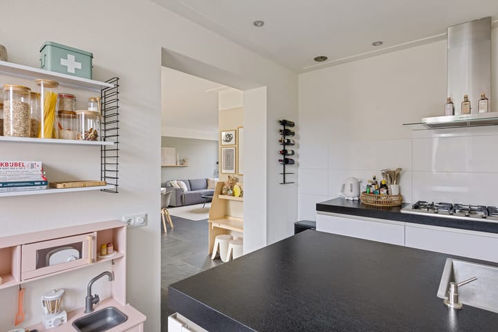 Photo 16 of Carolinenstraat 25