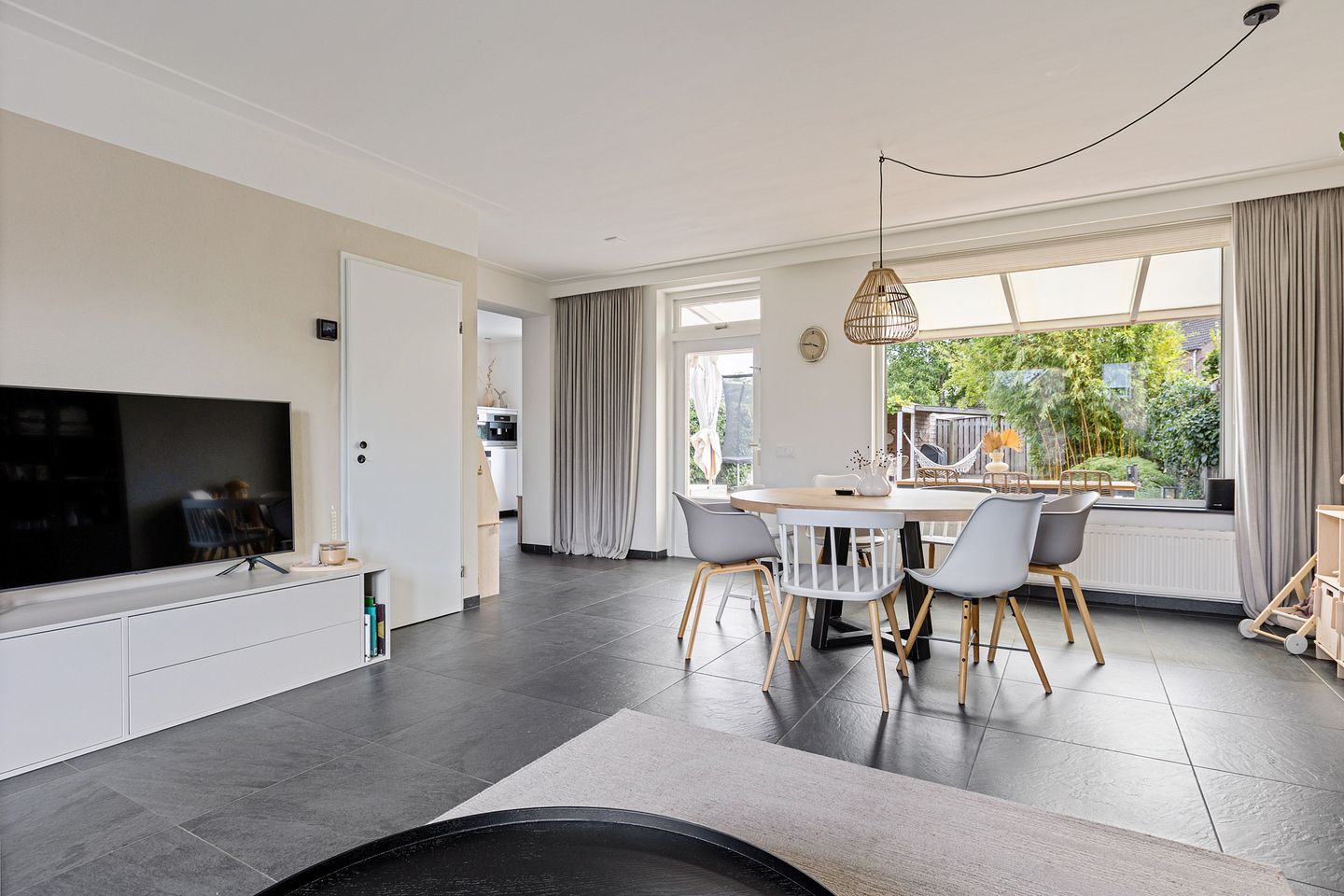 Photo 19 of Carolinenstraat 25