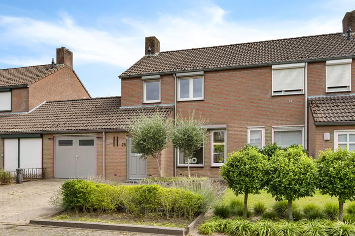 Photo 52 of Carolinenstraat 25