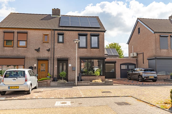 Foto 2 van Elzenrijs 71