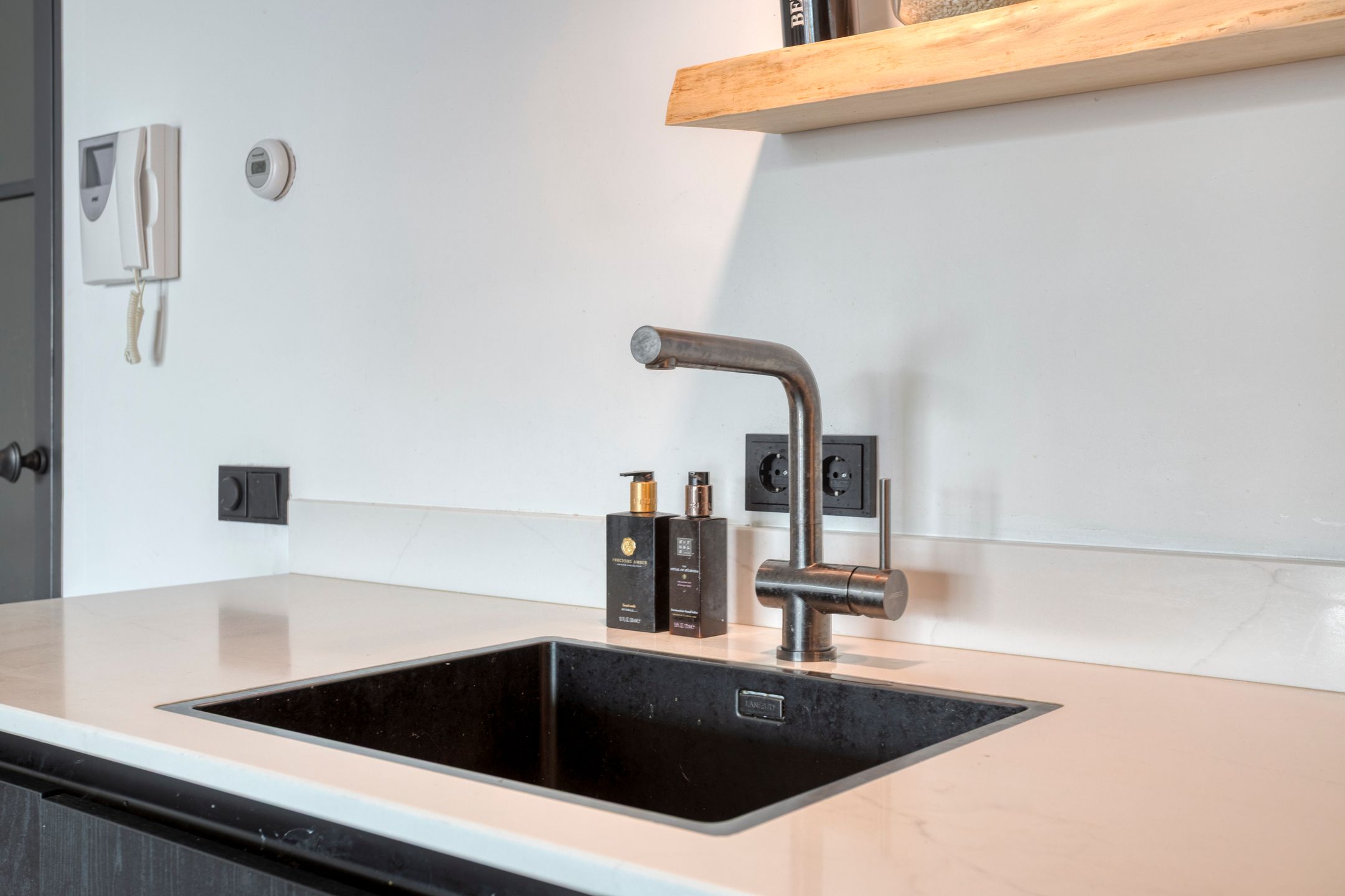 Photo 12 of Zuid Willemsvaart 126-A