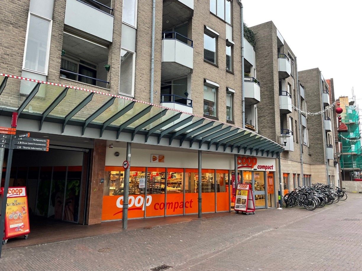 View photo 2 of Hellestraat 25
