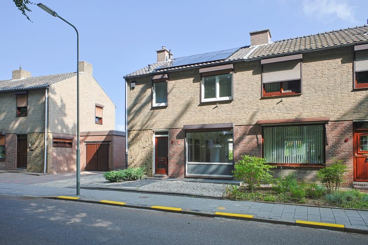 Foto 5 van Burg. Smeetsstraat 8