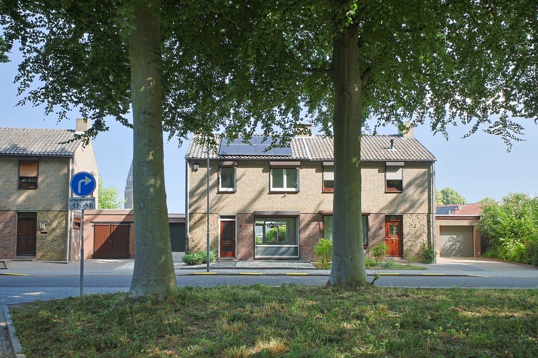 Foto 8 van Burg. Smeetsstraat 8