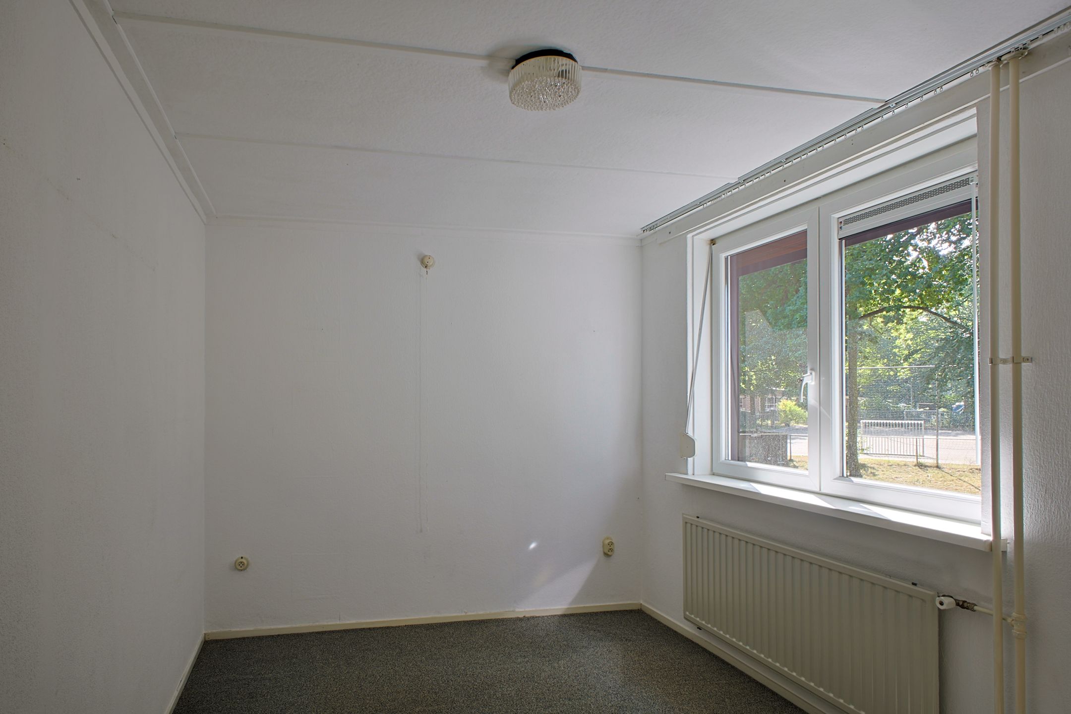 Foto 27 van Burg. Smeetsstraat 8