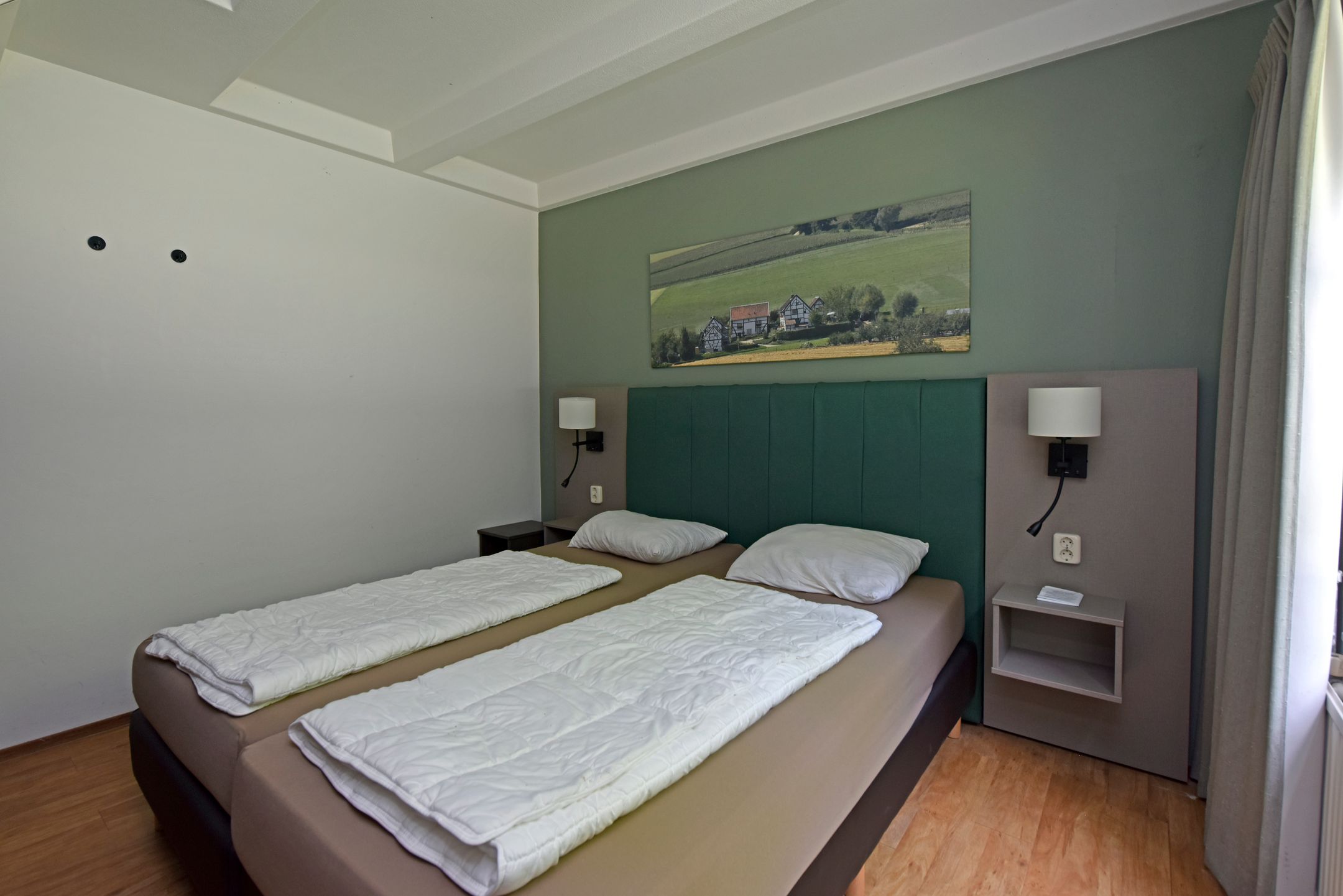 Foto 12 van Randweg 21-A132