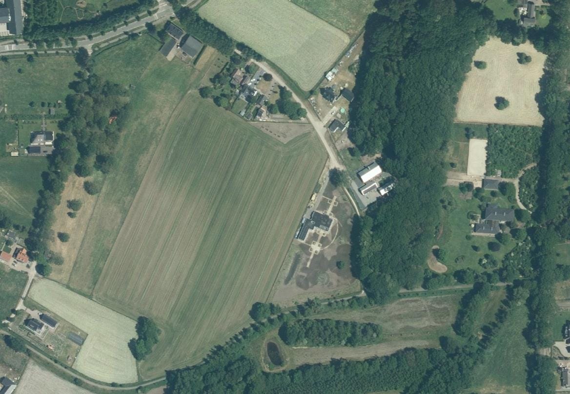View photo 1 of Leiweg