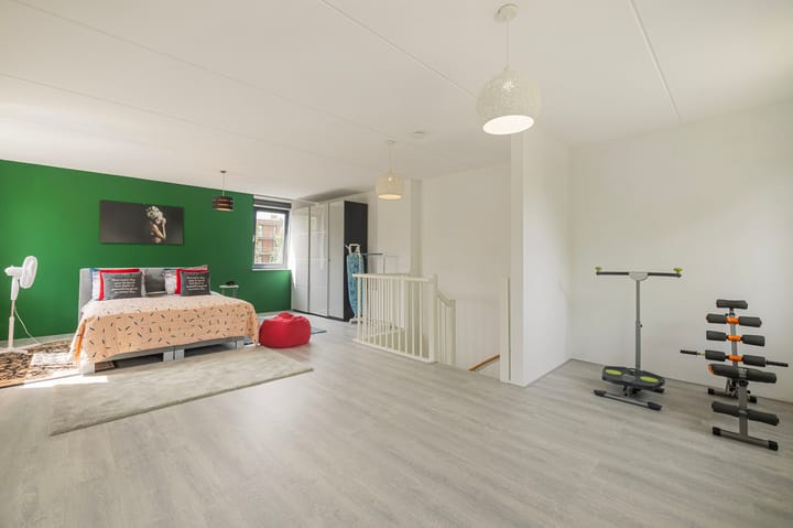 Foto 15 van van der Molenallee 8