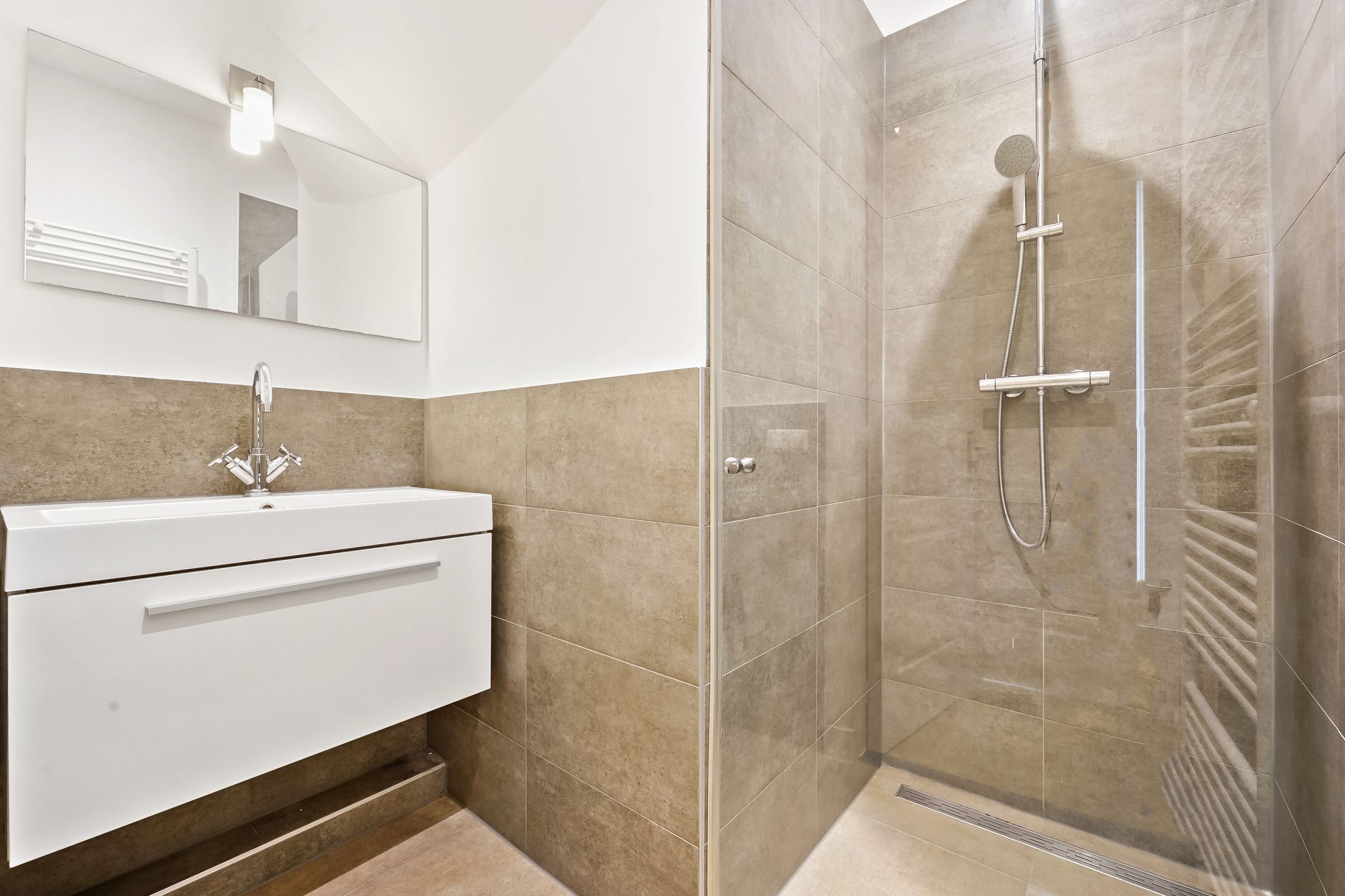 Photo 24 of Johannes Camphuijsstraat 184