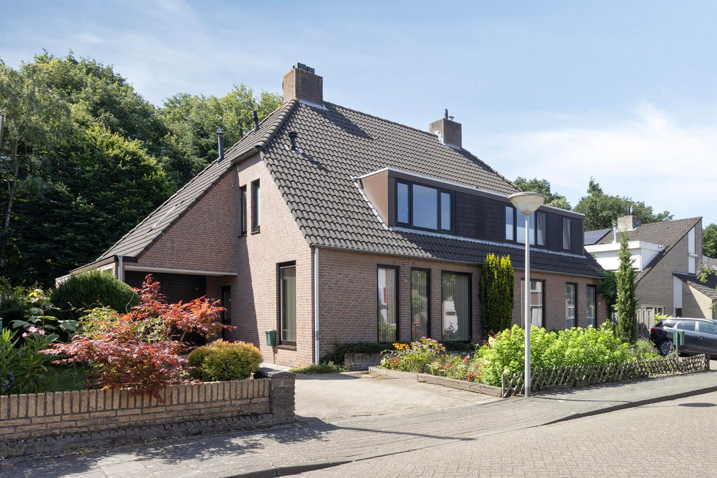 Foto 1 van Weegbree 7