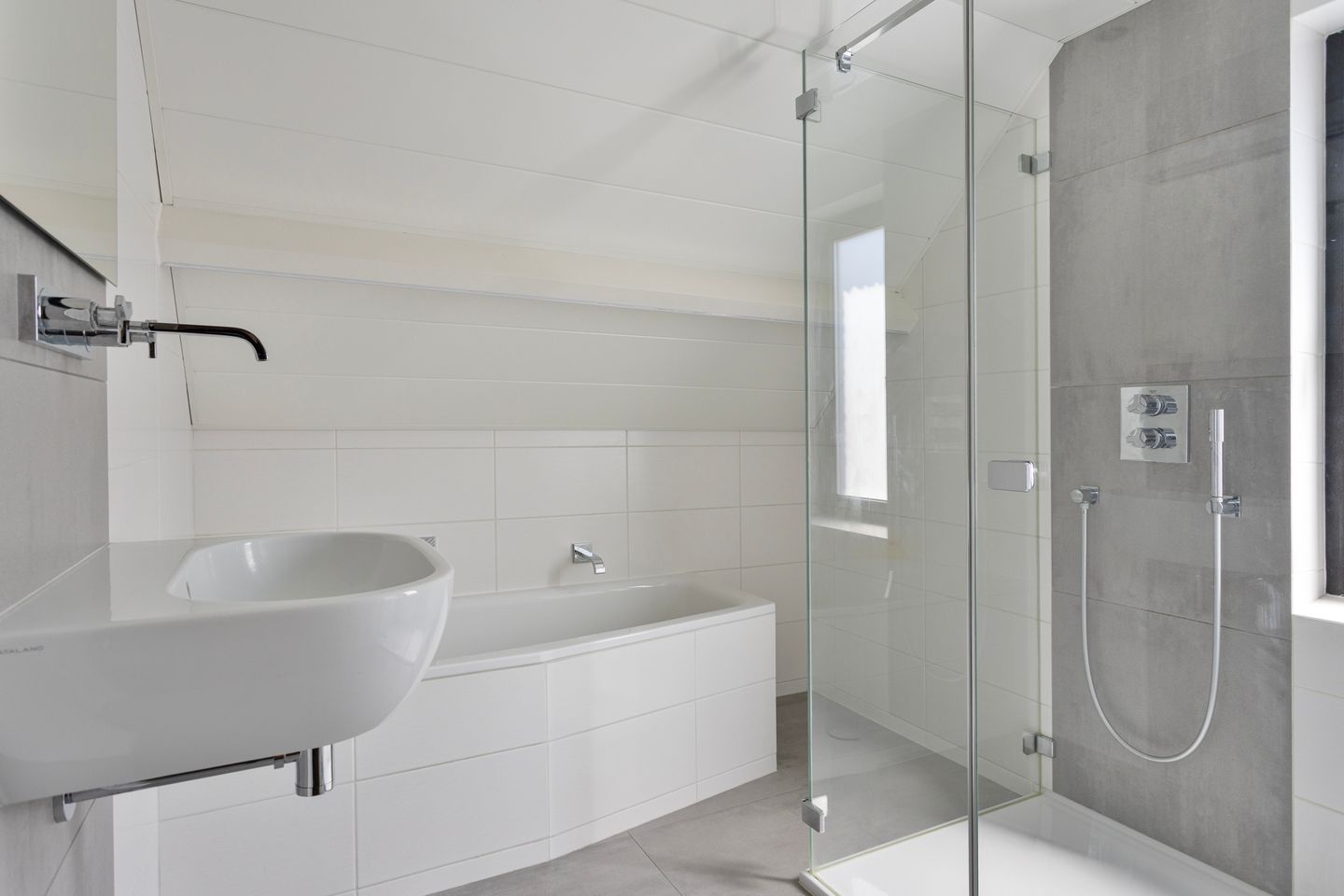 Foto 5 van Weegbree 7