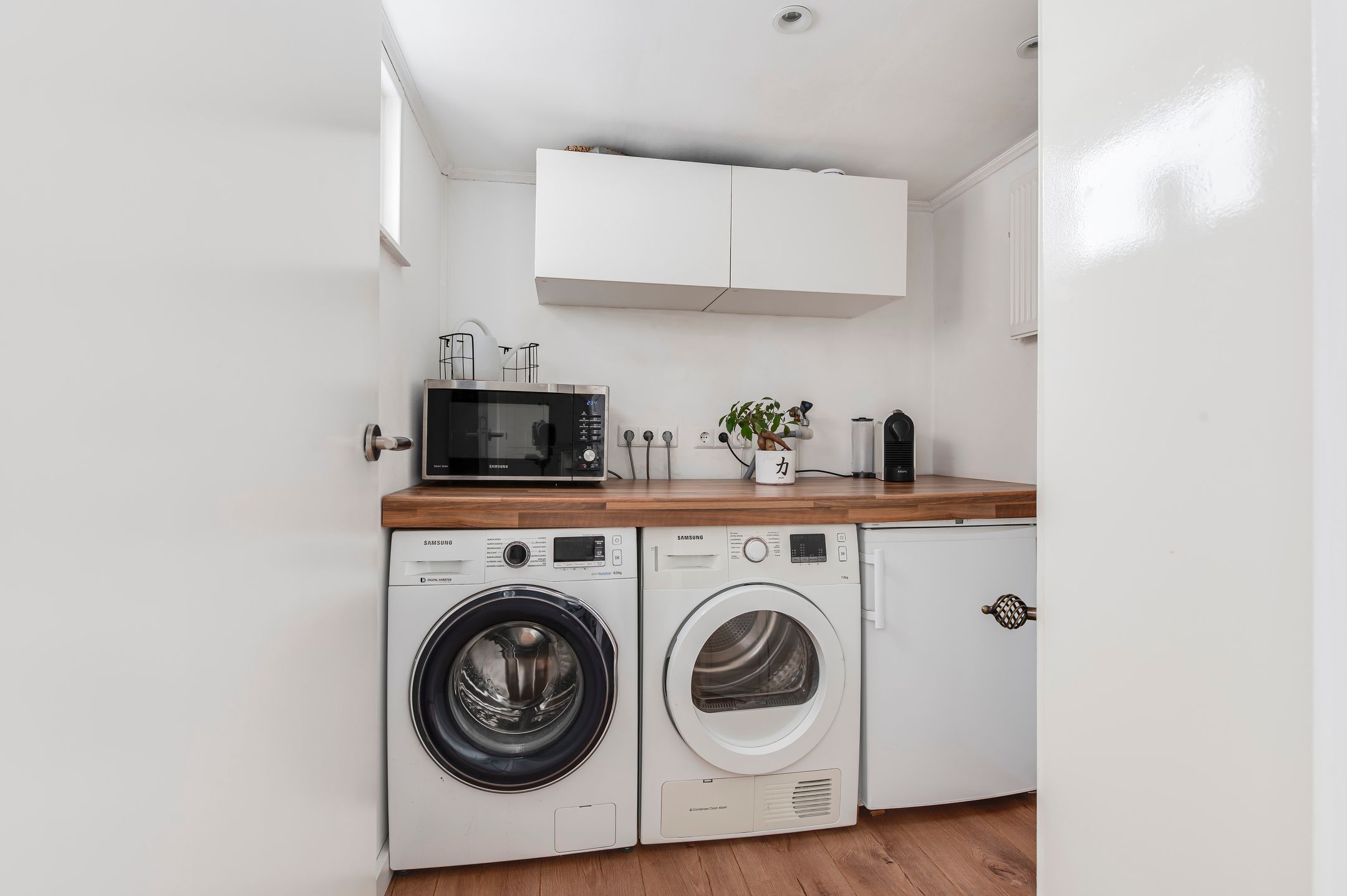 Photo 12 of Rijksstraatweg 8-A