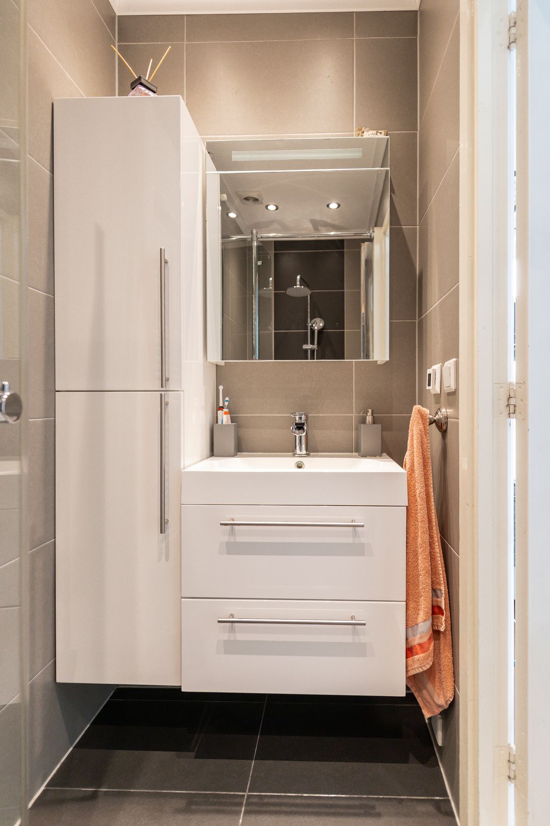 Photo 17 of Rijksstraatweg 8-A