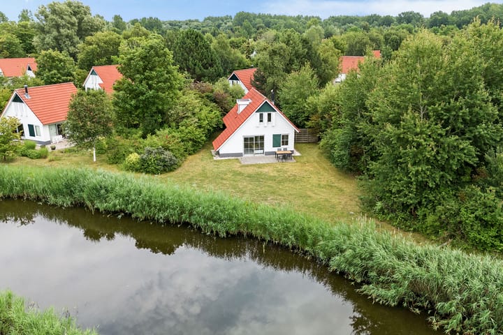 Photo 1 of De Rug 3-81