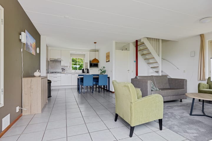 Photo 15 of De Rug 3-81