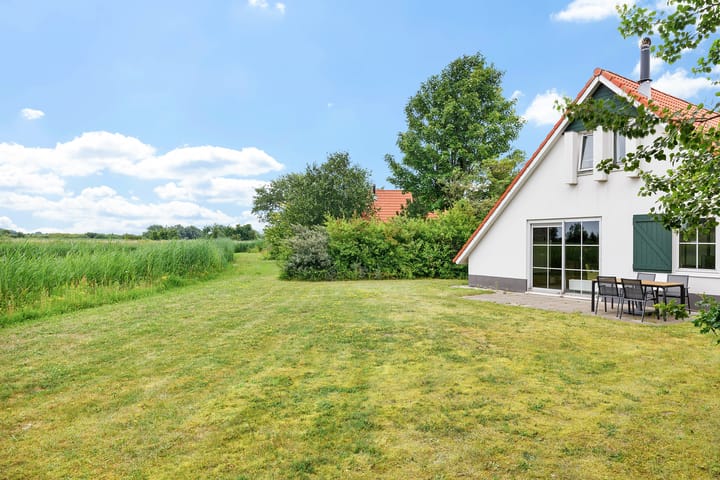 Photo 19 of De Rug 3-81