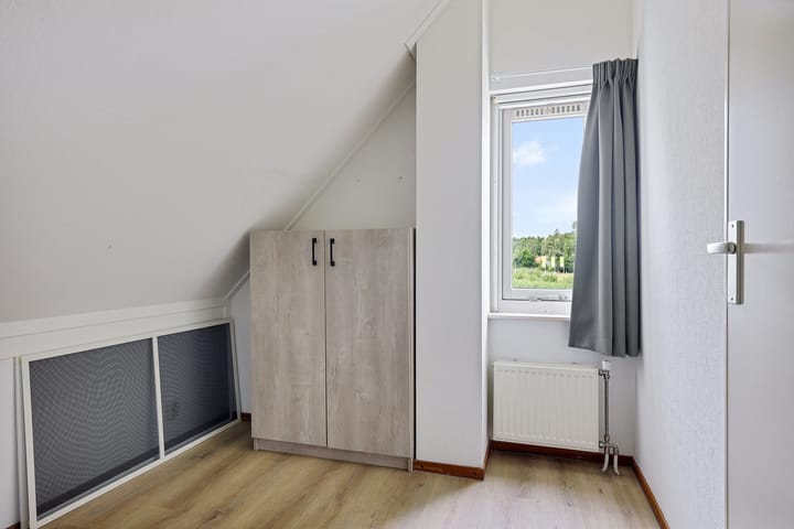 Photo 25 of De Rug 3-81