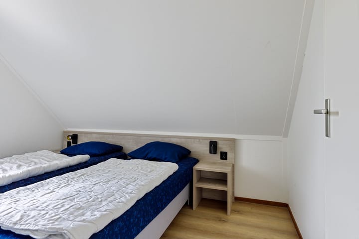 Photo 27 of De Rug 3-81