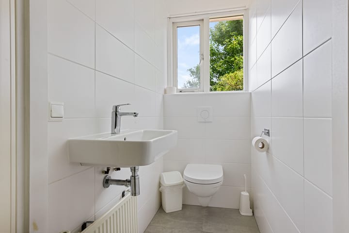 Photo 29 of De Rug 3-81