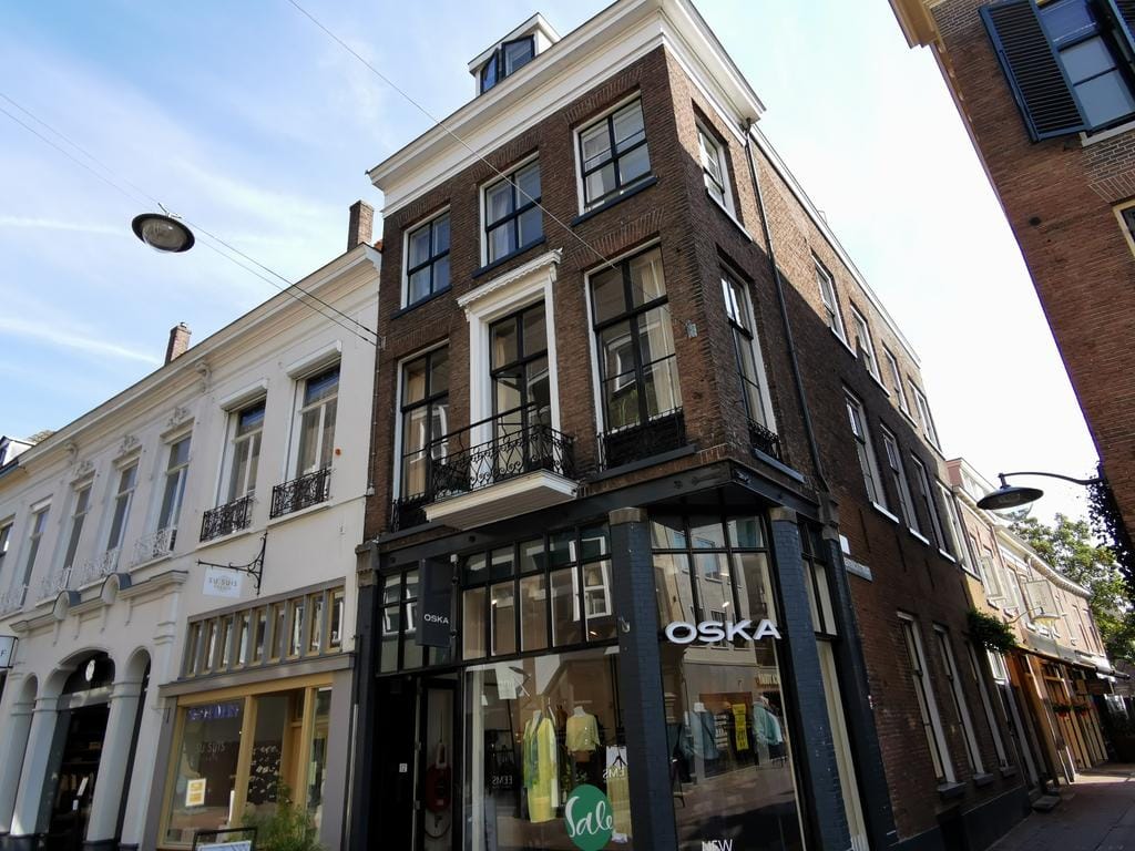 Foto 1 van Bentinckstraat 1-2