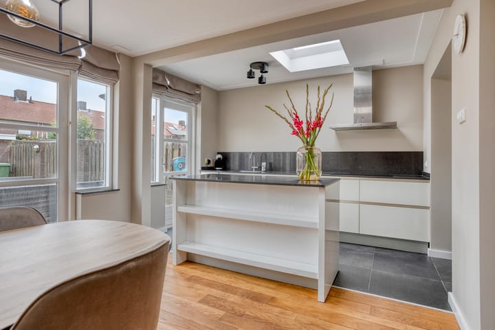 Foto 16 van Burgemeester van Hooffln 58