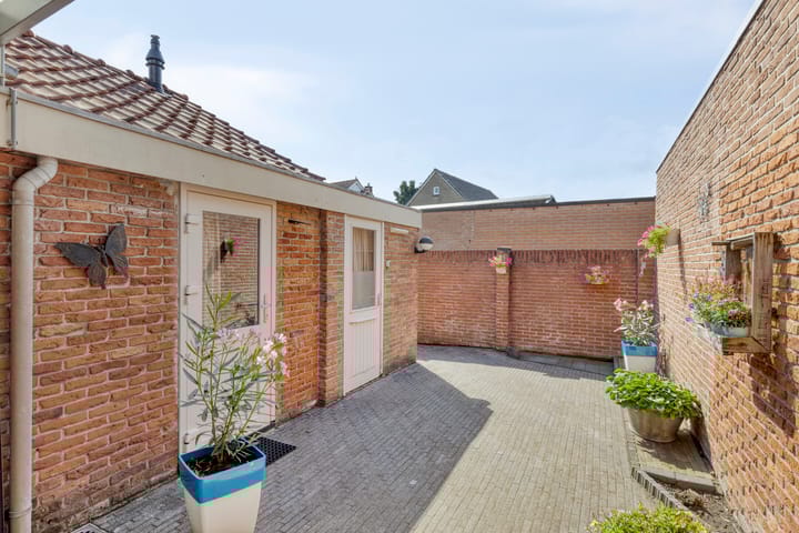 Photo 23 of Dr. Kuijperstraat 47