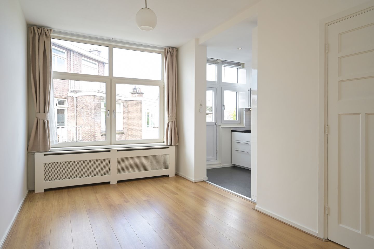 Photo 10 of 2e Joan Maetsuyckerstraat 239