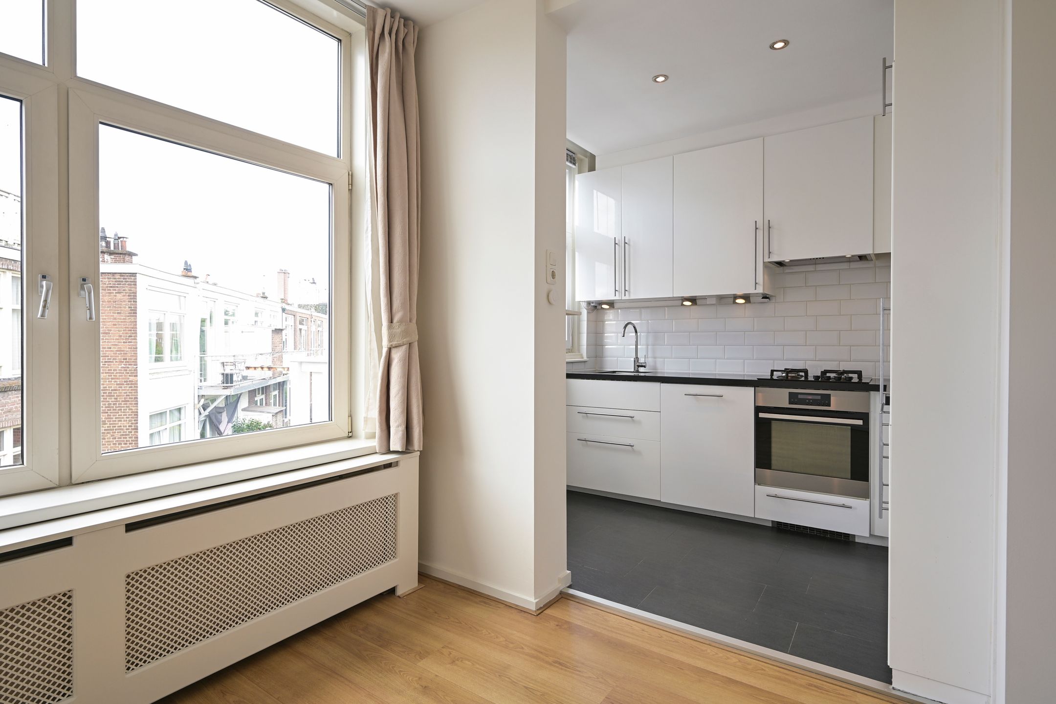 Photo 12 of 2e Joan Maetsuyckerstraat 239