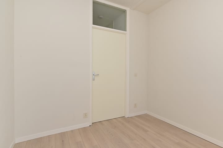 Foto 24 van Burgemeester Waldeckstraat 8