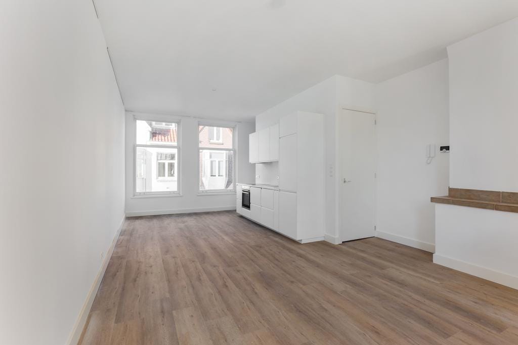 Photo 3 of Kennemerstraat 20-RD