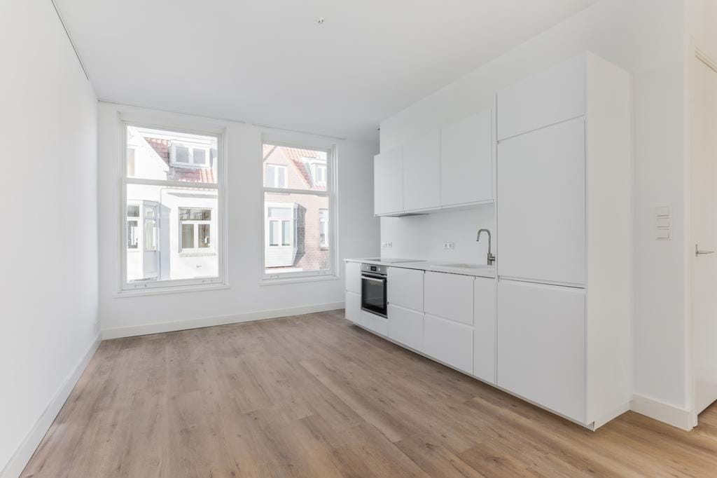 Photo 5 of Kennemerstraat 20-RD