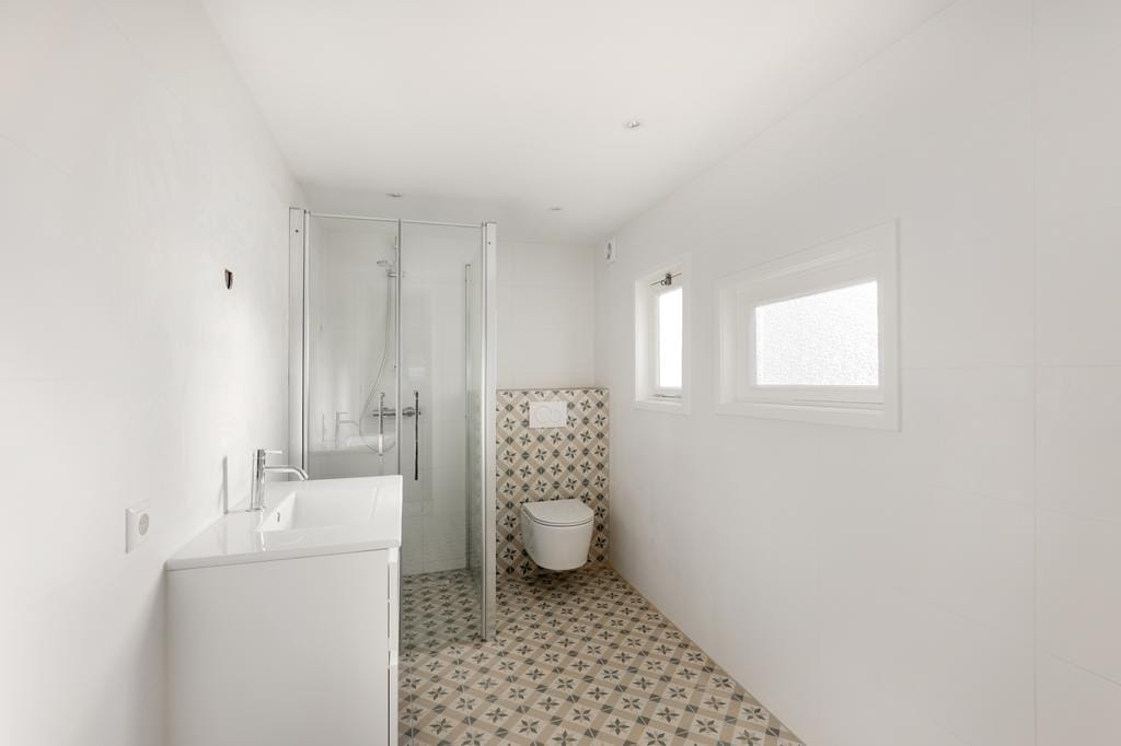 Photo 9 of Kennemerstraat 20-RD