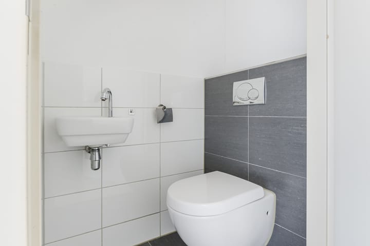 Photo 9 of Veldhovenring 64-15