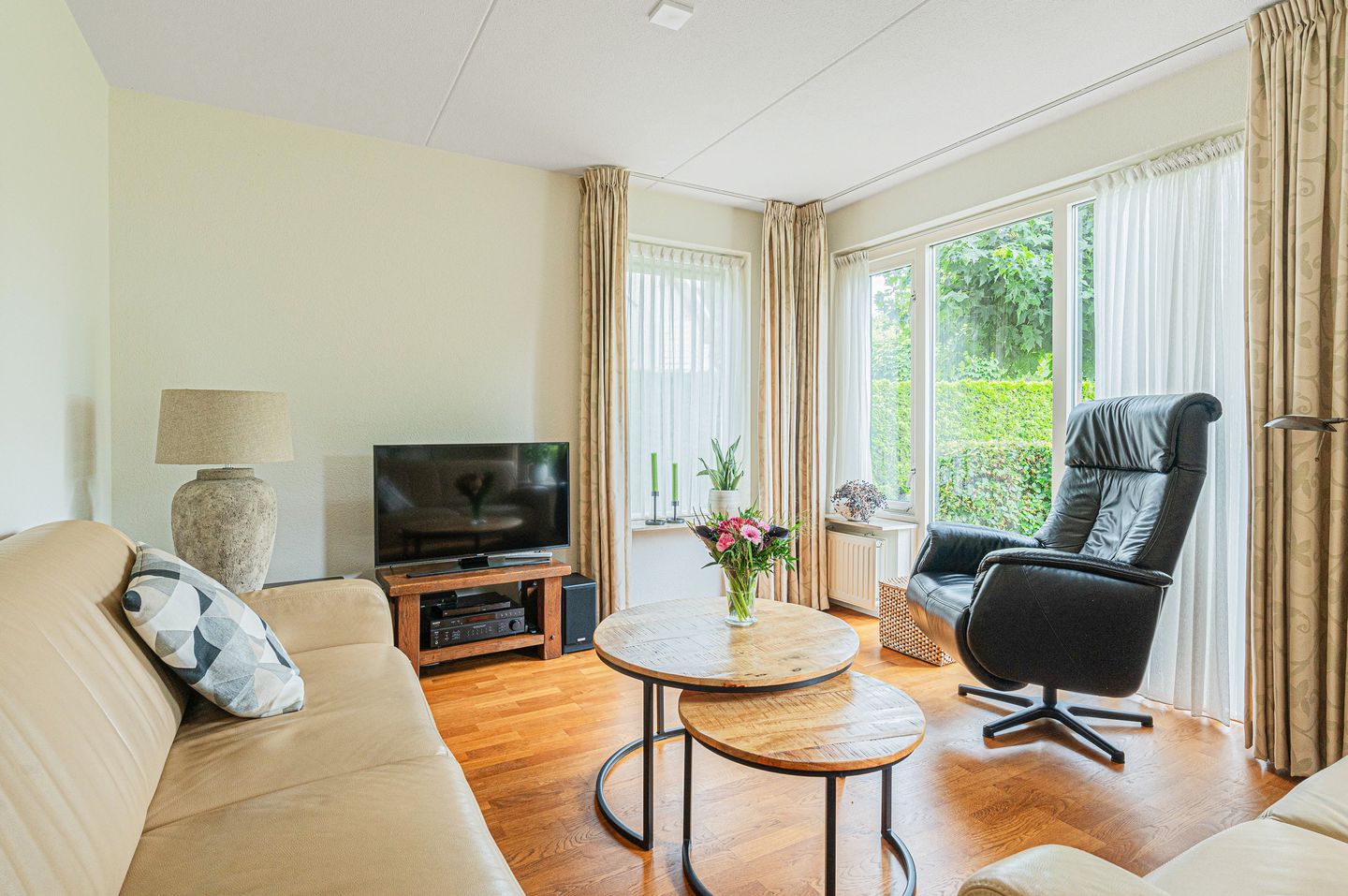 Foto 10 van Dotterbloem 7