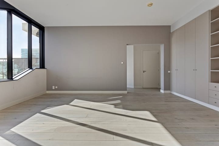 Foto 8 van Anna van Buerenplein 65