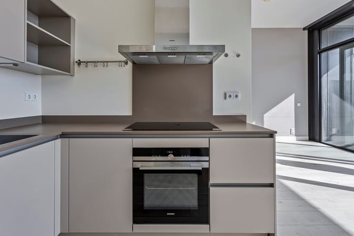 Foto 12 van Anna van Buerenplein 65