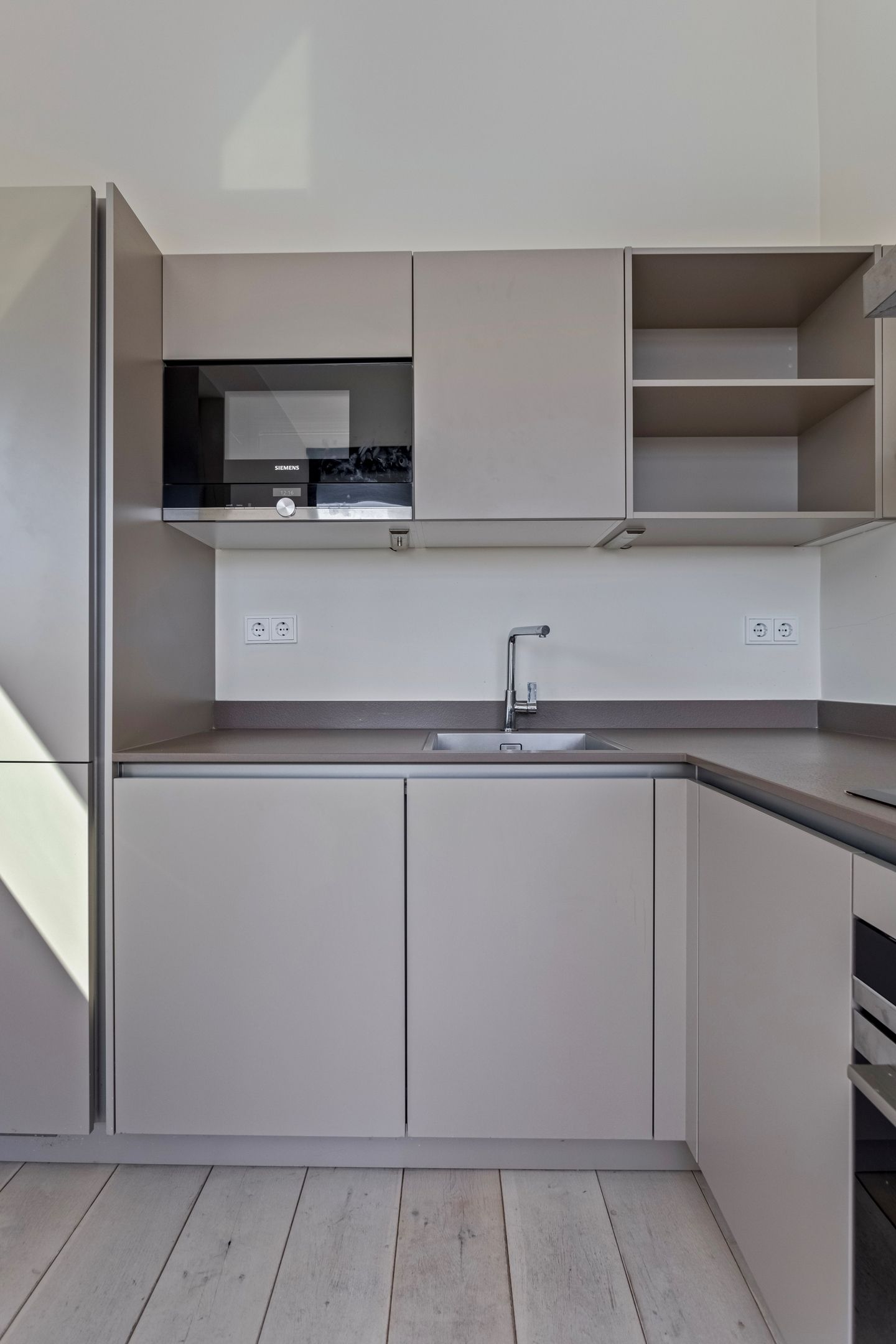 Foto 14 van Anna van Buerenplein 65