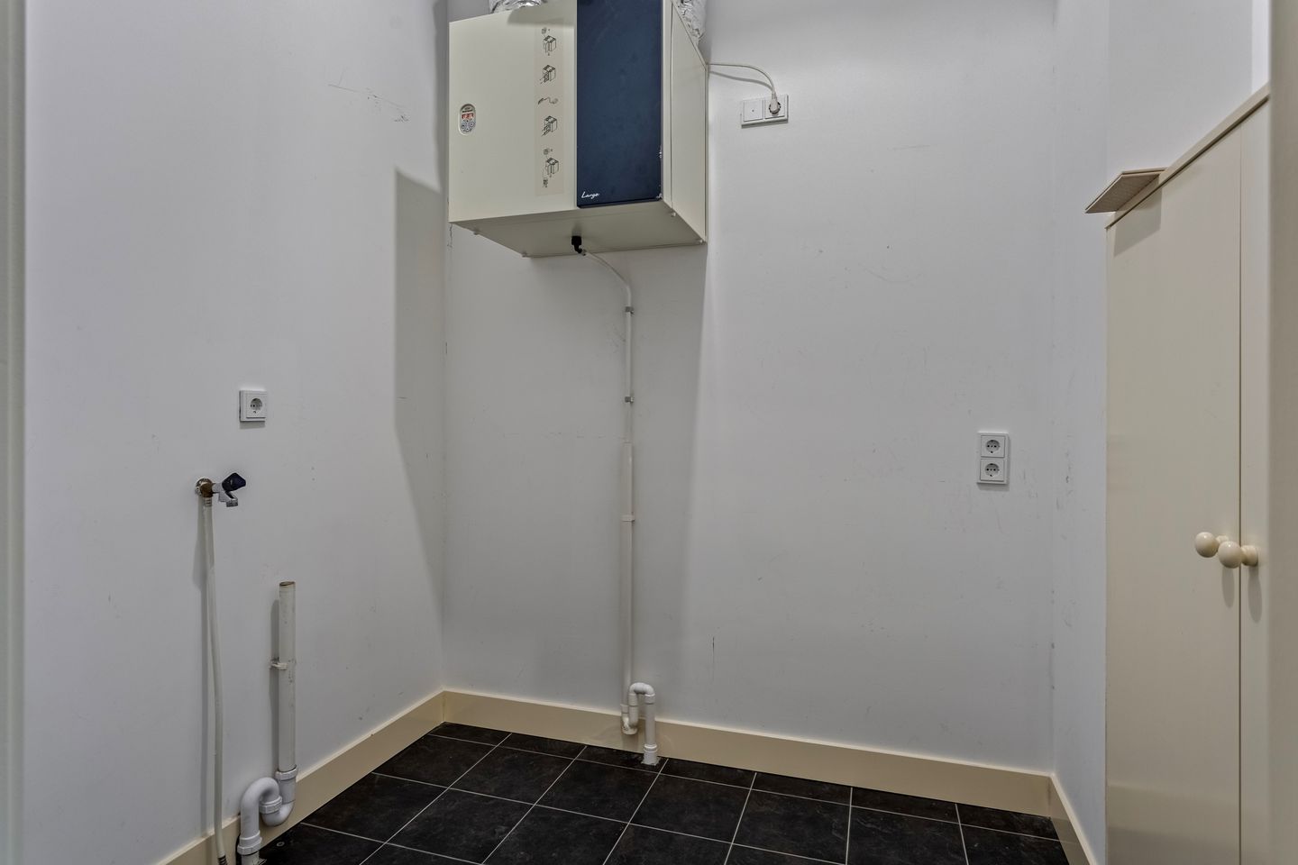 Foto 34 van Anna van Buerenplein 65